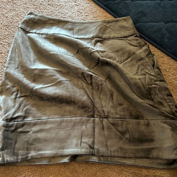 Club Monaco silver velvet skirt 2 - Picture 6 of 8